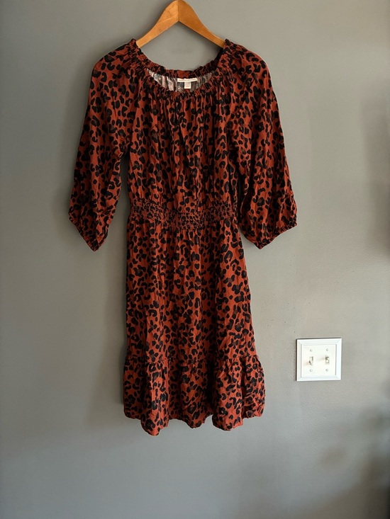 Knox Rose Dresses & Skirts - Rust Leopard Print Smocked Waist Midi Dress NWT Size Small